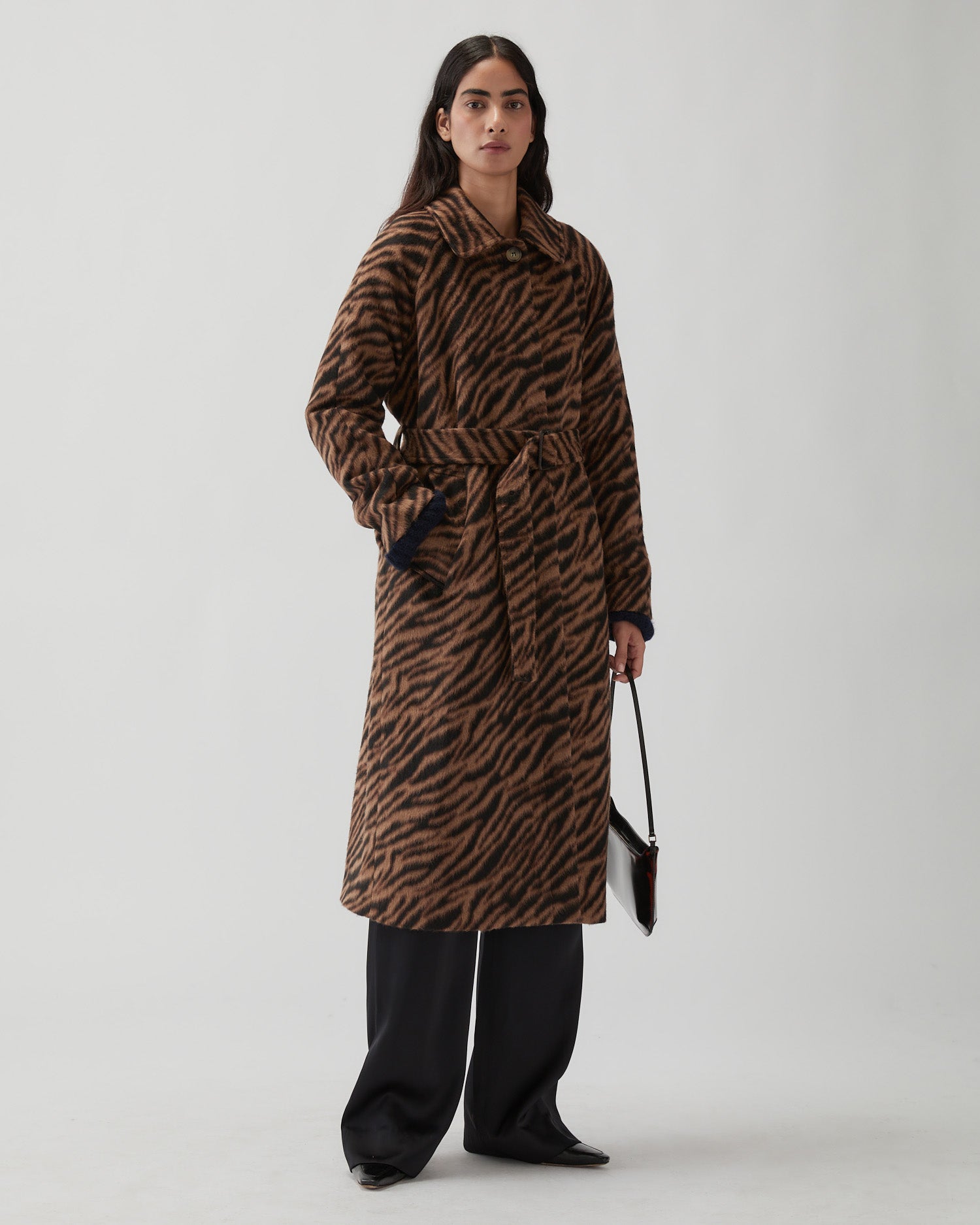 AF2528_REJINA_PYO_WINTER_LOOK_