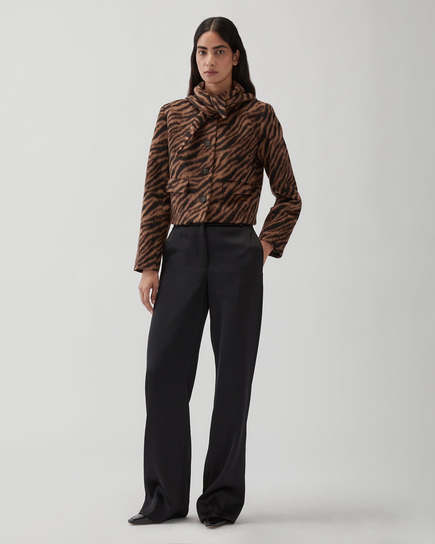 AF2528_REJINA_PYO_WINTER_LOOK_